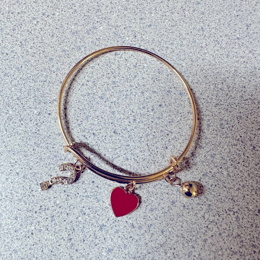 Charm bracelet
